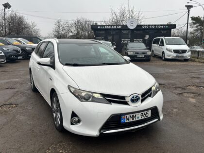 Toyota Auris 2014 Universal
